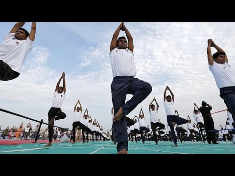 فيديو نيودلهي تحتفل بإطلاق يوم اليوغا العالمي