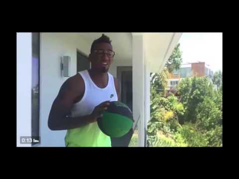 شاهد بواتينج يسجل رمية مذهلة بكرة السلة من شرفة منزلة