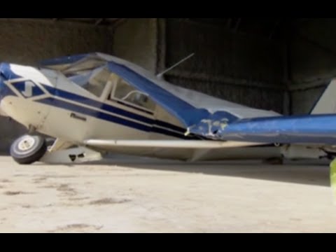 بالفيديومعجزة تنقذ الطيار ومرافق له بعد تحطم الطائرة