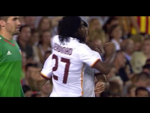 شاهد صلاح يحرز أول أهدافه مع روما في فالنسيا