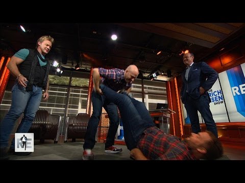 شاهد كريس جيريكو يدرب مواهب المصارعة