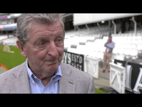 شاهد روى هودجسون يتابع منتخب إنجلترا لـالكريكيت