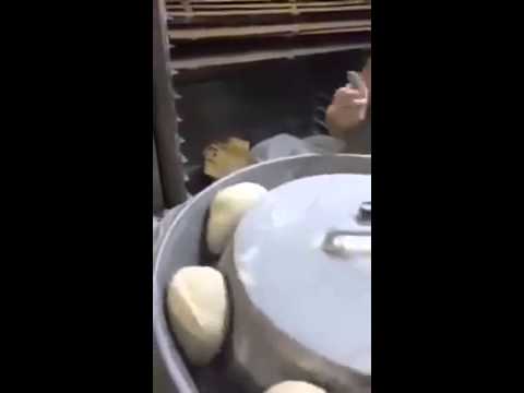 شاهد ماكينة تصنع العجين بطريقة سهلة في المنزل