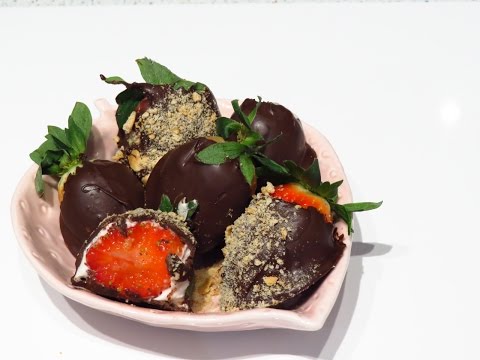 بالفيديو إعداد الفراولة بـالمارشميلو والشيكولاتة