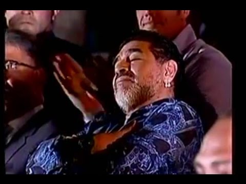 النوم يداهم مارادونا خلال كلمة رئيس فنزويلا