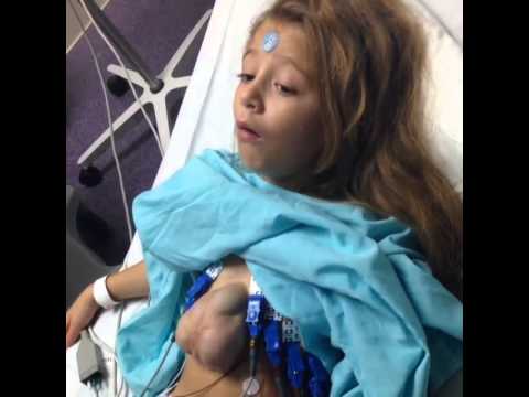 شاهد طفلة تعيش بقلب خارج قفصها الصدري