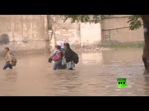 شاهد الأمطار تحول شوارع غزة وعسقلان إلى بحيرات