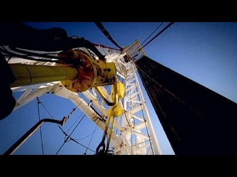 شاهد تراجع أسعار النفط إلى أقل مستوى منذ 11 عامًا