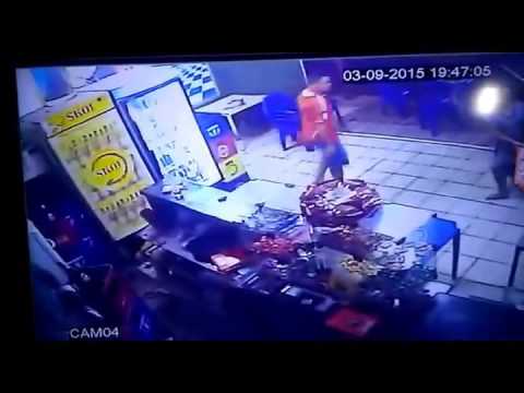 فيديو طعن أمراة في خناقة بالسكاكين