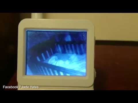 بالفيديو أم ترصد عفريت فوق طفلتها النائمة