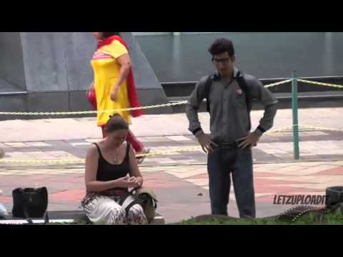 بالفيديو رد فعل فتيات طلب شاب قبيح الخروج معهن