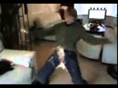 فيديو عروسة تشعل حفل زفافها بوصلة رقص احترافية