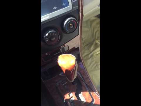 شاهد فتاة تصرخ في وجه رجال الأمر بالمعروف