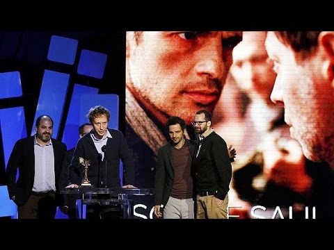 شاهد المجريون يوزّعون الشمبانيا بعد فوز فيلم  صن أوف سول  بالأوسكار