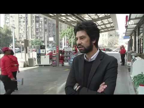 مصريات عاملات في محطات الوقود