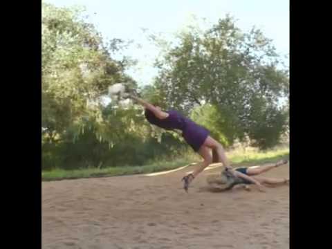 بالفيديو شاهد ماذا يحدث عندما ترغب الفتيات في الزواج