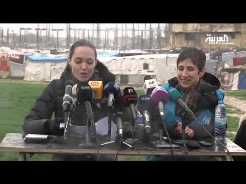 شاهد أنجلينا جولي تحت أمطار لبنان