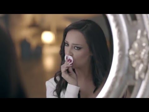 راندا حافظ تطرح “نزوة” على “يوتيوب”