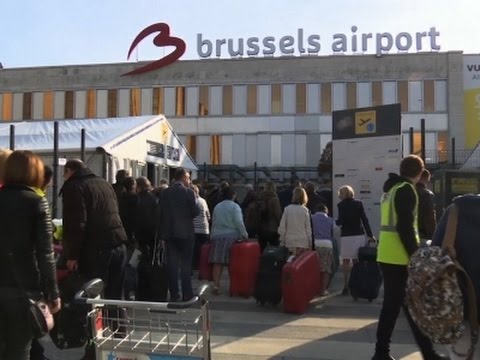 brussels airport security delays travelers
