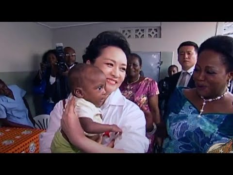 a look at chinas first lady peng liyuan