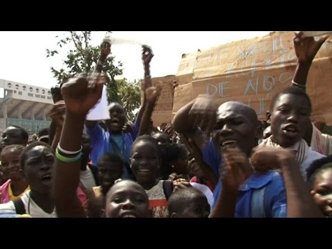 thousands of students in bangui protest for education