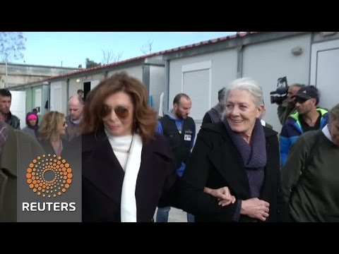 actress redgrave urges help for greece