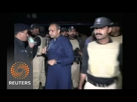 suicide bomber kills 65 in pakistan park