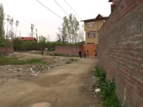 locals experience tremors after quake in kashmir