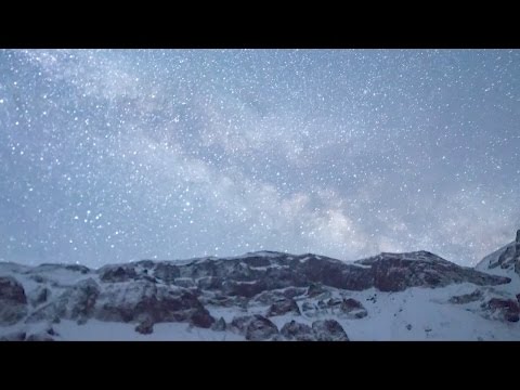 lyrid meteor shower creates dazzling