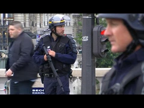 to take in french emergency measures