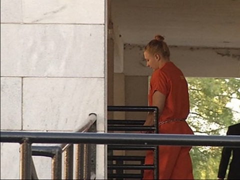 accused nsa leaker staying in jail