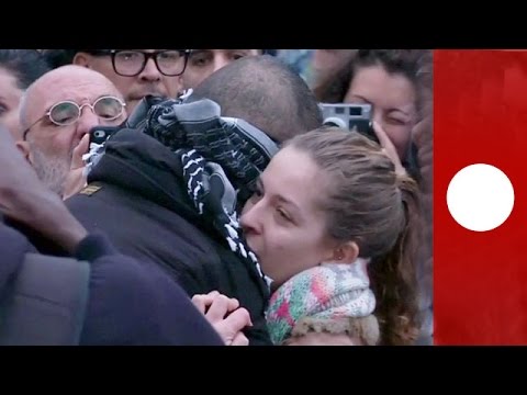 a man identifying himself as a muslim offered hugs of empathy