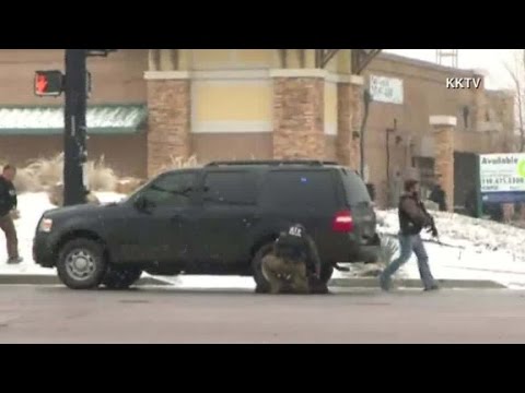 shoppers stuck in grocery store