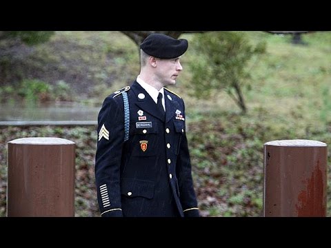 accused army deserter bowe bergdahl appears