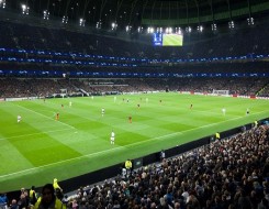 مانشستر سيتي يهدي أرسنال لقب الدوري الإنجليزي بعد تعادله أمام بورنموث