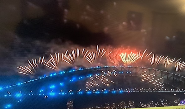 العالم يُودع عام 2021 ويستقبل 2022 وإجراءات كورونا تُفسد إحتفالات رأس السنة العالم يُودع عام 2021 ويستقبل 2022 وإجراءات كورونا تُفسد إحتفالات رأس السنة