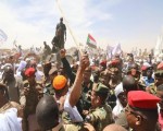 مصادر في الجيش السوداني تتهم قوات الدعم السريع بقتل والي غرب دارفور