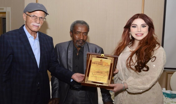 ندوة فكرية تجمع معيبد خلف وسارة السهيل وهمام السلمي لمناقشة أثر المسرح على سيكولوجية الطفل