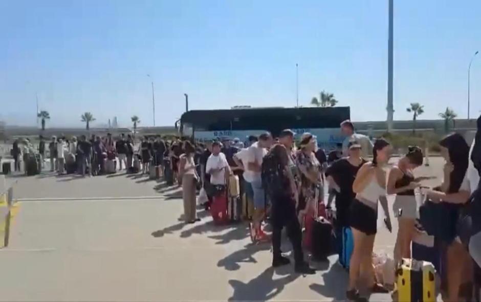 تل أبيب تشتعل وسكانها يهربون تحت القصف